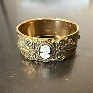 Vintage Gold-Tone Bangle Bracelet